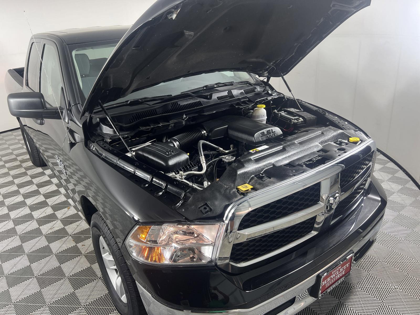 2024 Ram 1500 Classic Vehicle Photo in GEORGETOWN, TX 78626-7508
