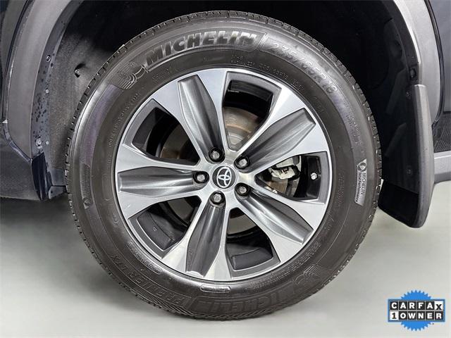 2022 Toyota Highlander Vehicle Photo in Puyallup, WA 98371