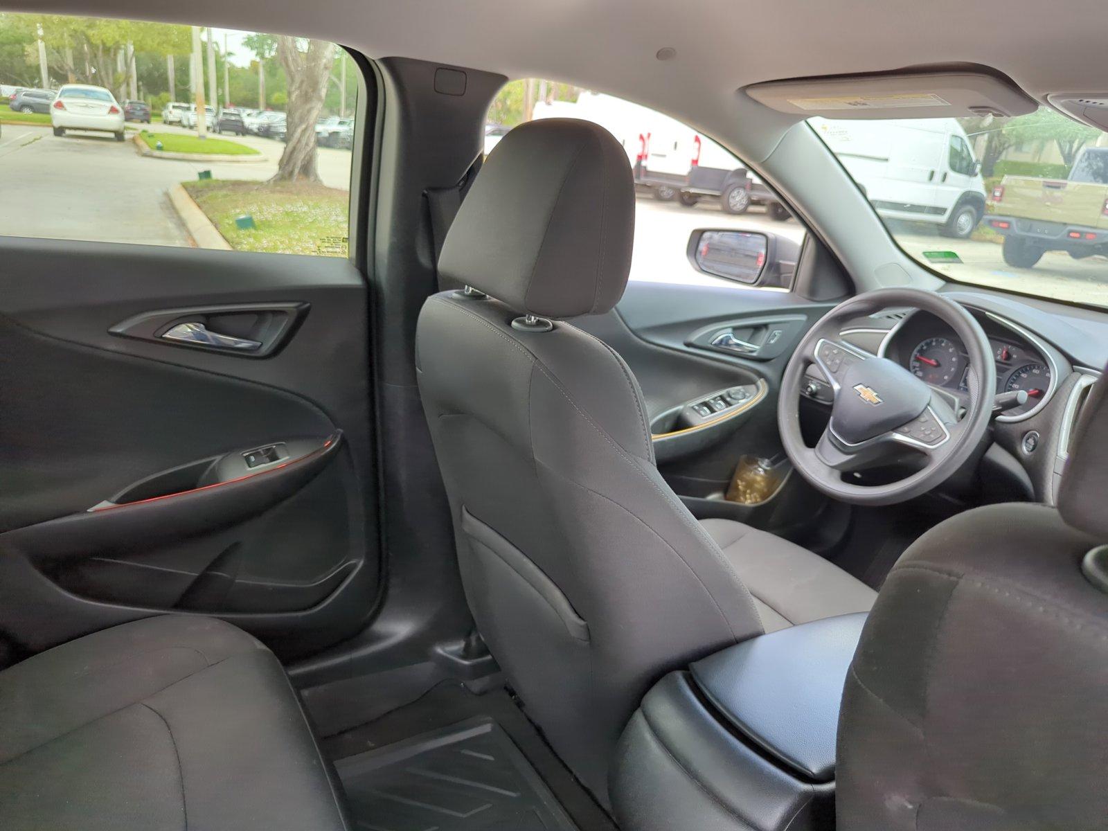 2019 Chevrolet Malibu Vehicle Photo in Pembroke Pines, FL 33027