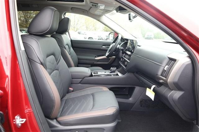 2025 Nissan Pathfinder Vehicle Photo in Hazelwood, MO 63042