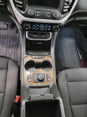 2023 GMC Acadia Vehicle Photo in NEENAH, WI 54956-2243