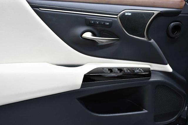 2024 Lexus ES 350 Vehicle Photo in DALLAS, TX 75235