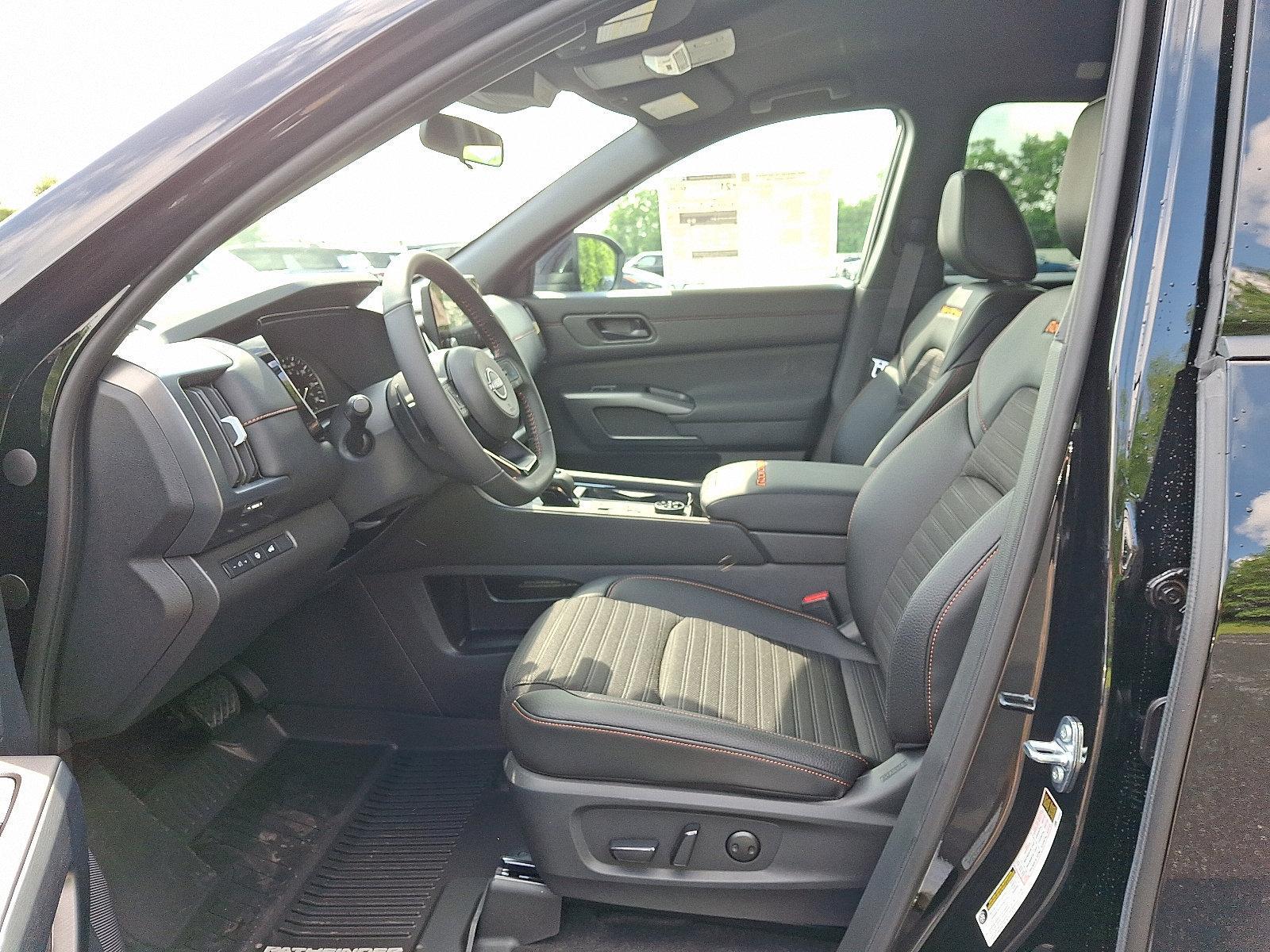 2025 Nissan Pathfinder Vehicle Photo in Mechanicsburg, PA 17050-2306