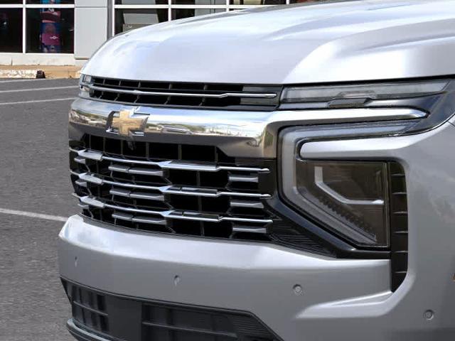 2025 Chevrolet Suburban Vehicle Photo in MOON TOWNSHIP, PA 15108-2571