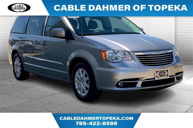 2016 Chrysler Town & Country Vehicle Photo in TOPEKA, KS 66609-0000