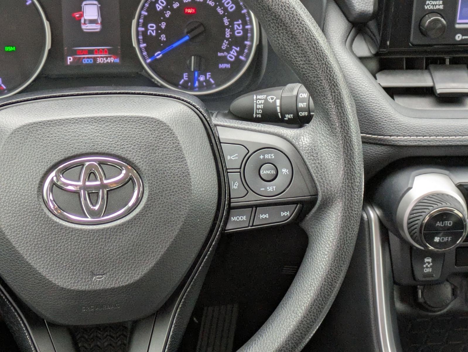 2020 Toyota RAV4 Vehicle Photo in SELMA, TX 78154-1460
