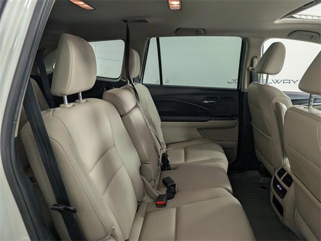 2016 Honda Pilot Vehicle Photo in ENGLEWOOD, CO 80113-6708
