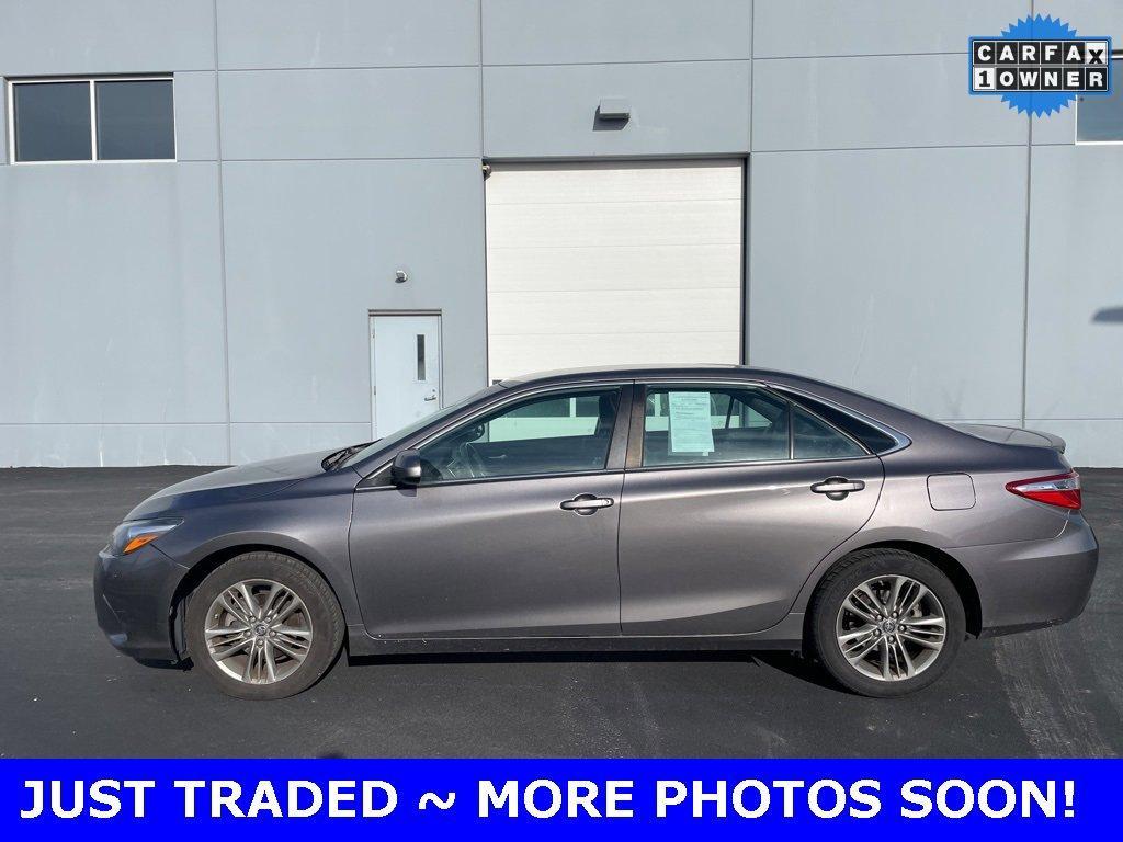 2017 Toyota Camry Vehicle Photo in Saint Charles, IL 60174