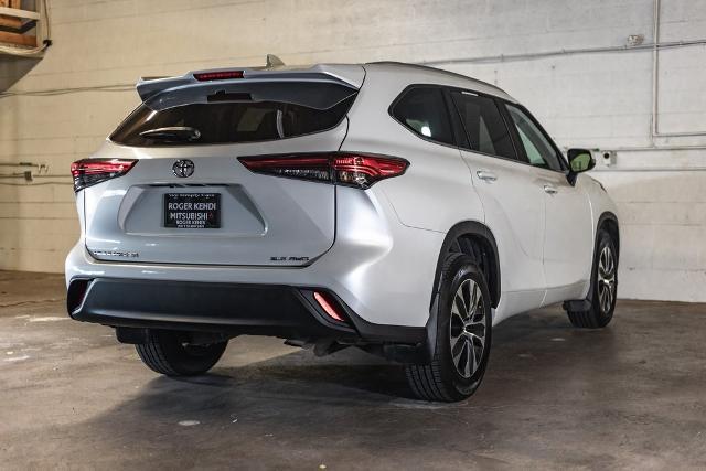 2023 Toyota Highlander Vehicle Photo in Tigard, OR 97223