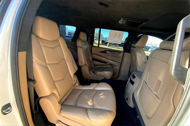 2019 Cadillac Escalade ESV Vehicle Photo in KANSAS CITY, MO 64114-4545