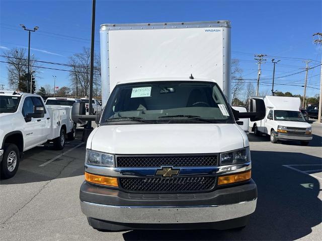 2024 Chevrolet Express Cutaway 3500 Vehicle Photo in ALCOA, TN 37701-3235