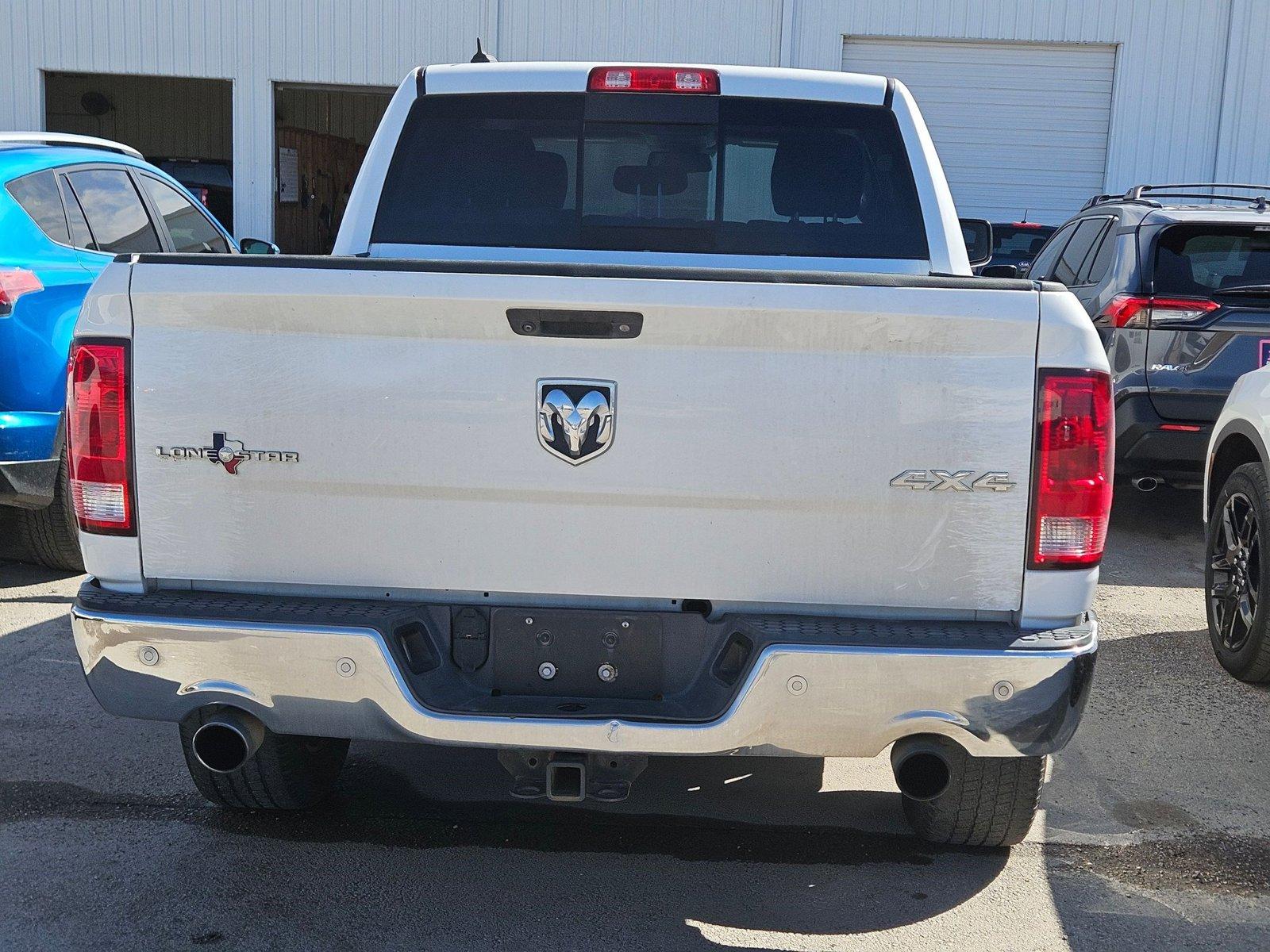 2017 Ram 1500 Vehicle Photo in NORTH RICHLAND HILLS, TX 76180-7199