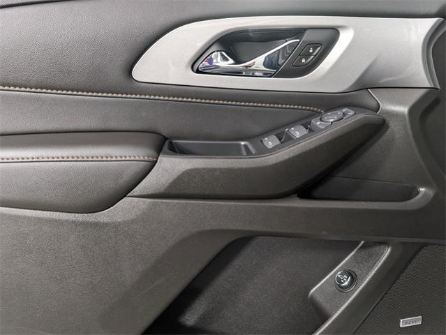2021 Chevrolet Traverse Vehicle Photo in ENGLEWOOD, CO 80113-6708