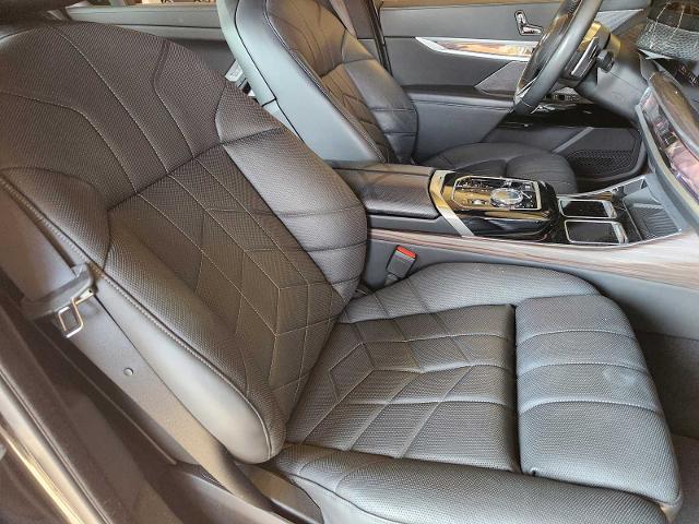 2023 BMW 760i xDrive Vehicle Photo in PLANO, TX 75024