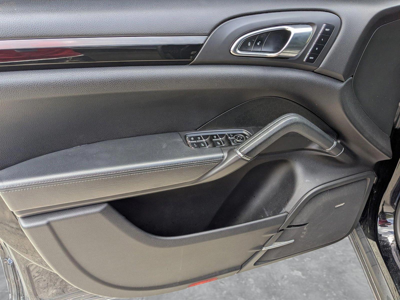 2012 Porsche Cayenne Vehicle Photo in PEMBROKE PINES, FL 33024-6534