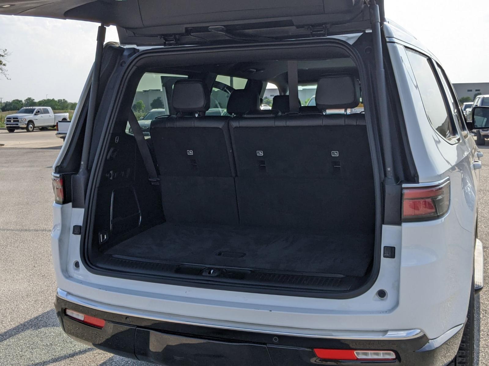 2024 Jeep Wagoneer Vehicle Photo in Seguin, TX 78155