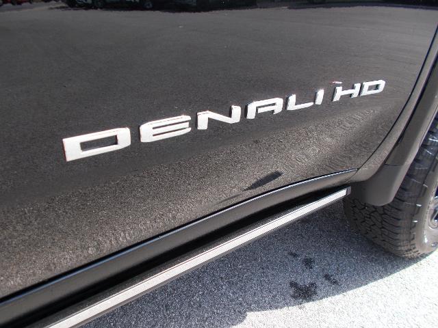 2025 GMC Sierra 3500HD Vehicle Photo in LOWELL, MA 01852-4336