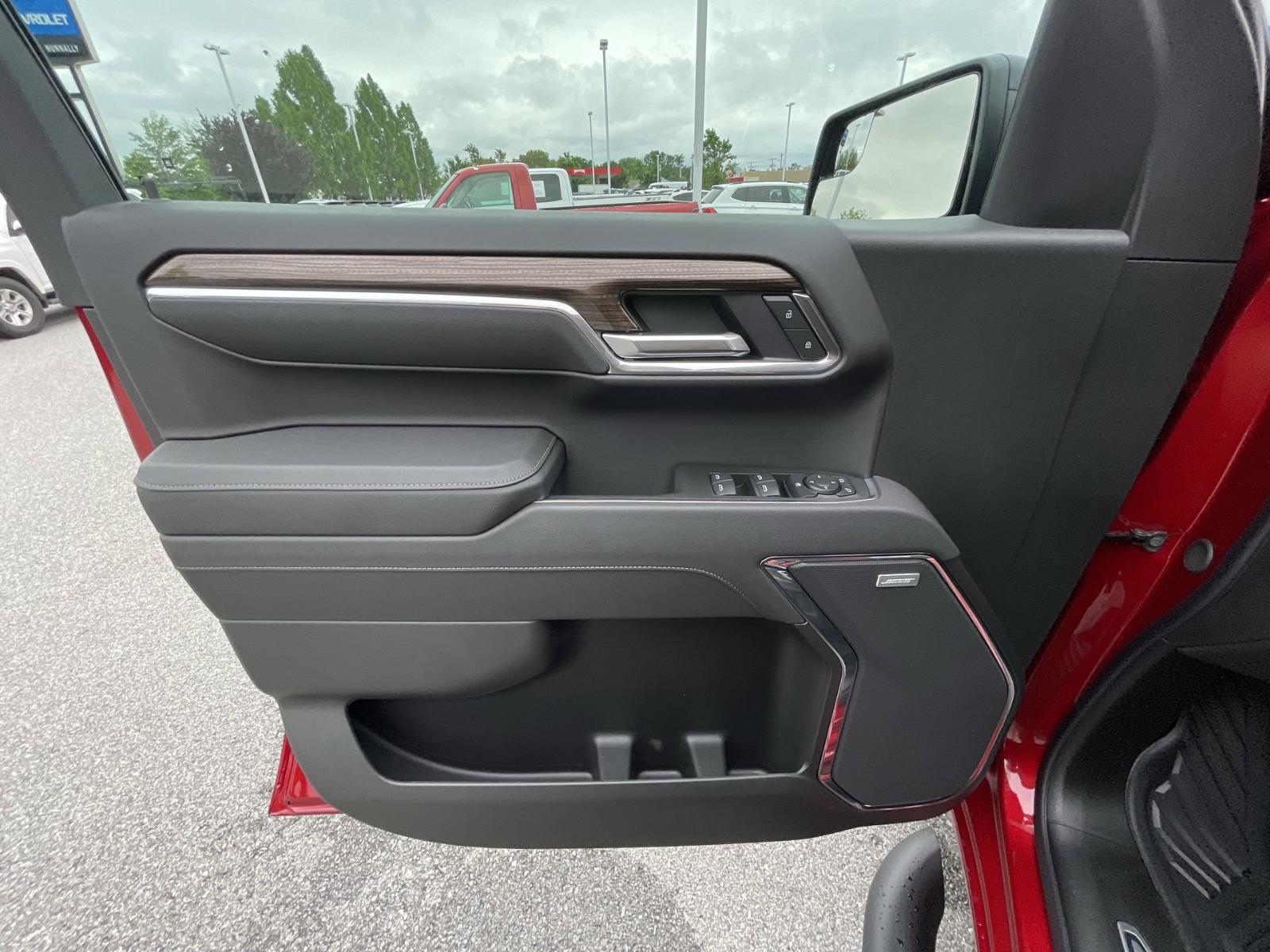 2025 Chevrolet Silverado 1500 Vehicle Photo in BENTONVILLE, AR 72712-4322