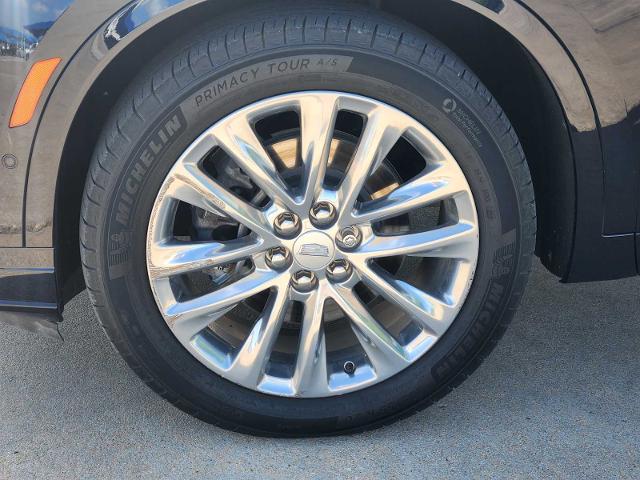 2022 Cadillac XT6 Vehicle Photo in DENTON, TX 76210-9321