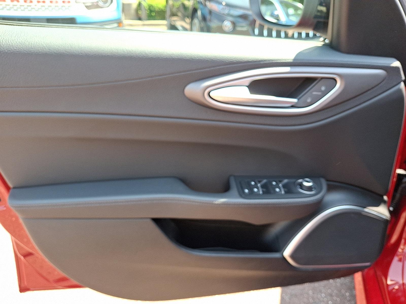 2022 Alfa Romeo Giulia Vehicle Photo in Willow Grove, PA 19090