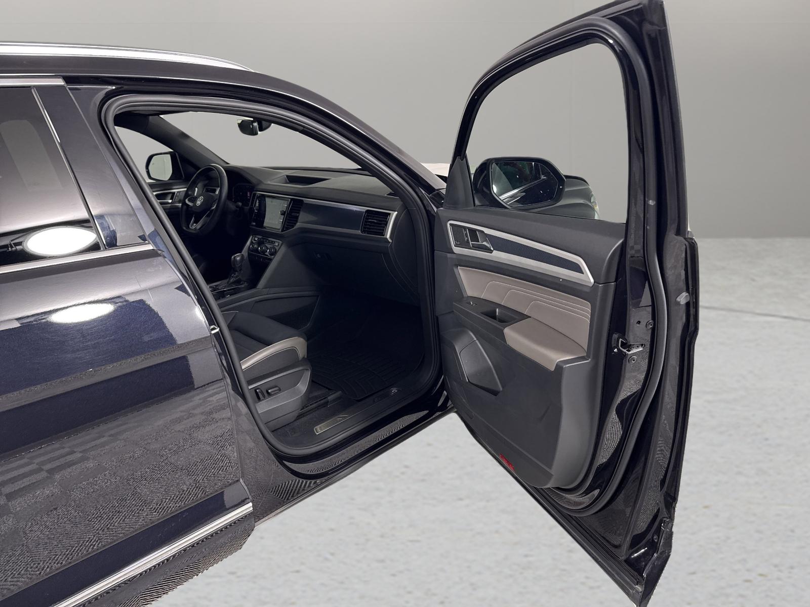 2023 Volkswagen Atlas Cross Sport Vehicle Photo in Georgetown, TX 78626