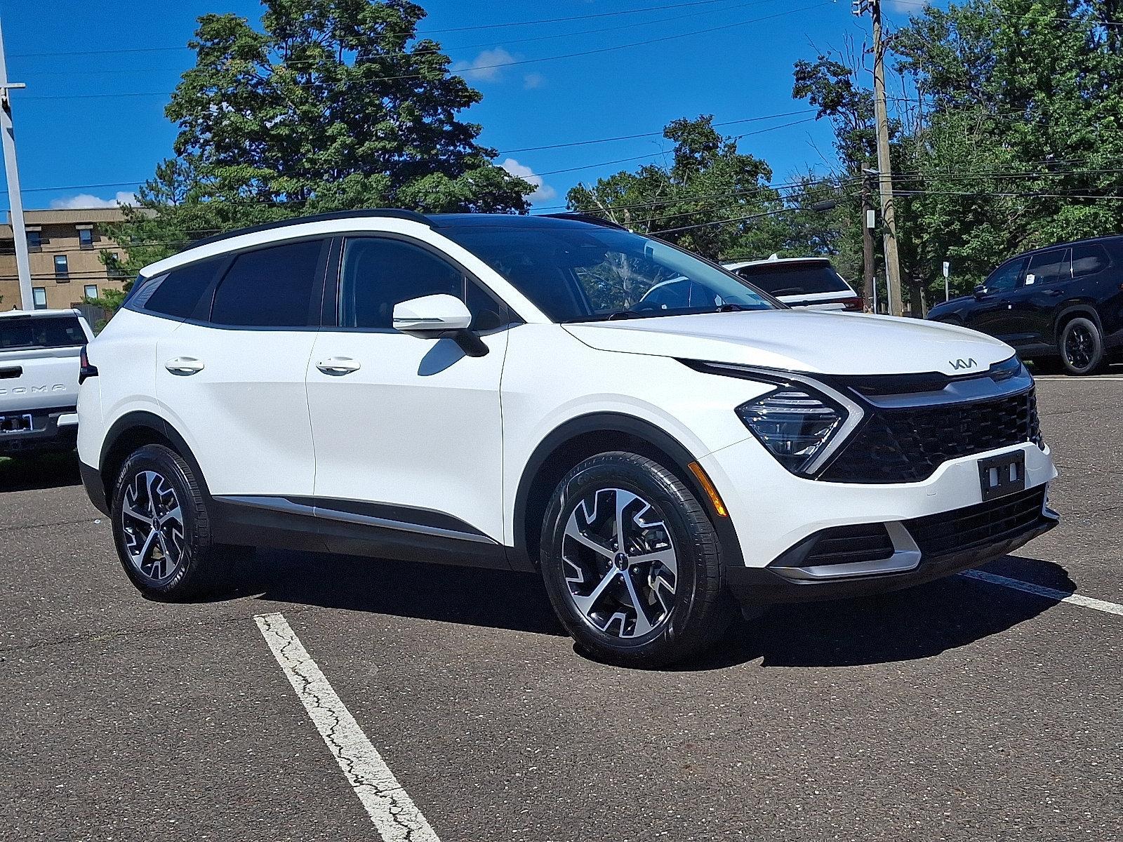 2024 Kia Sportage Hybrid Vehicle Photo in Trevose, PA 19053