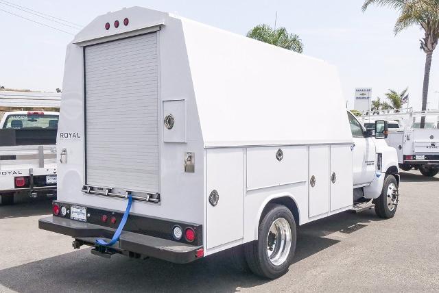 2023 Chevrolet Silverado Chassis Cab Vehicle Photo in VENTURA, CA 93003-8585