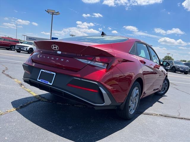 2024 Hyundai ELANTRA Vehicle Photo in Shiloh, IL 62269