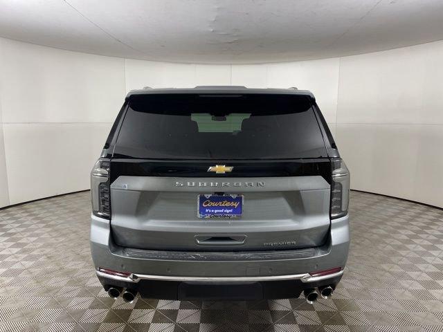2025 Chevrolet Suburban Vehicle Photo in PHOENIX, AZ 85014-3381
