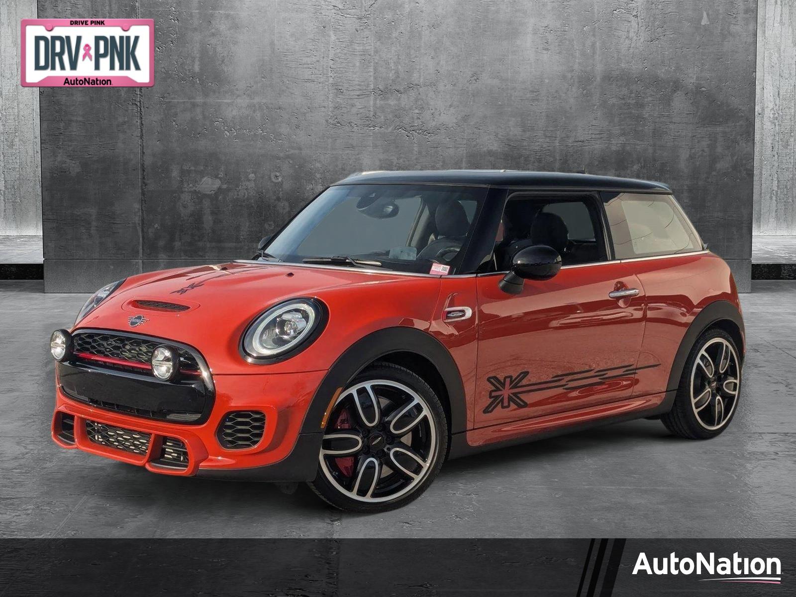 2019 MINI John Cooper Works Hardtop Vehicle Photo in Towson, MD 21204