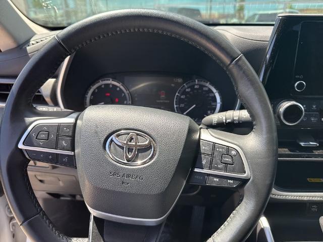 2023 Toyota Highlander Vehicle Photo in San Antonio, TX 78230