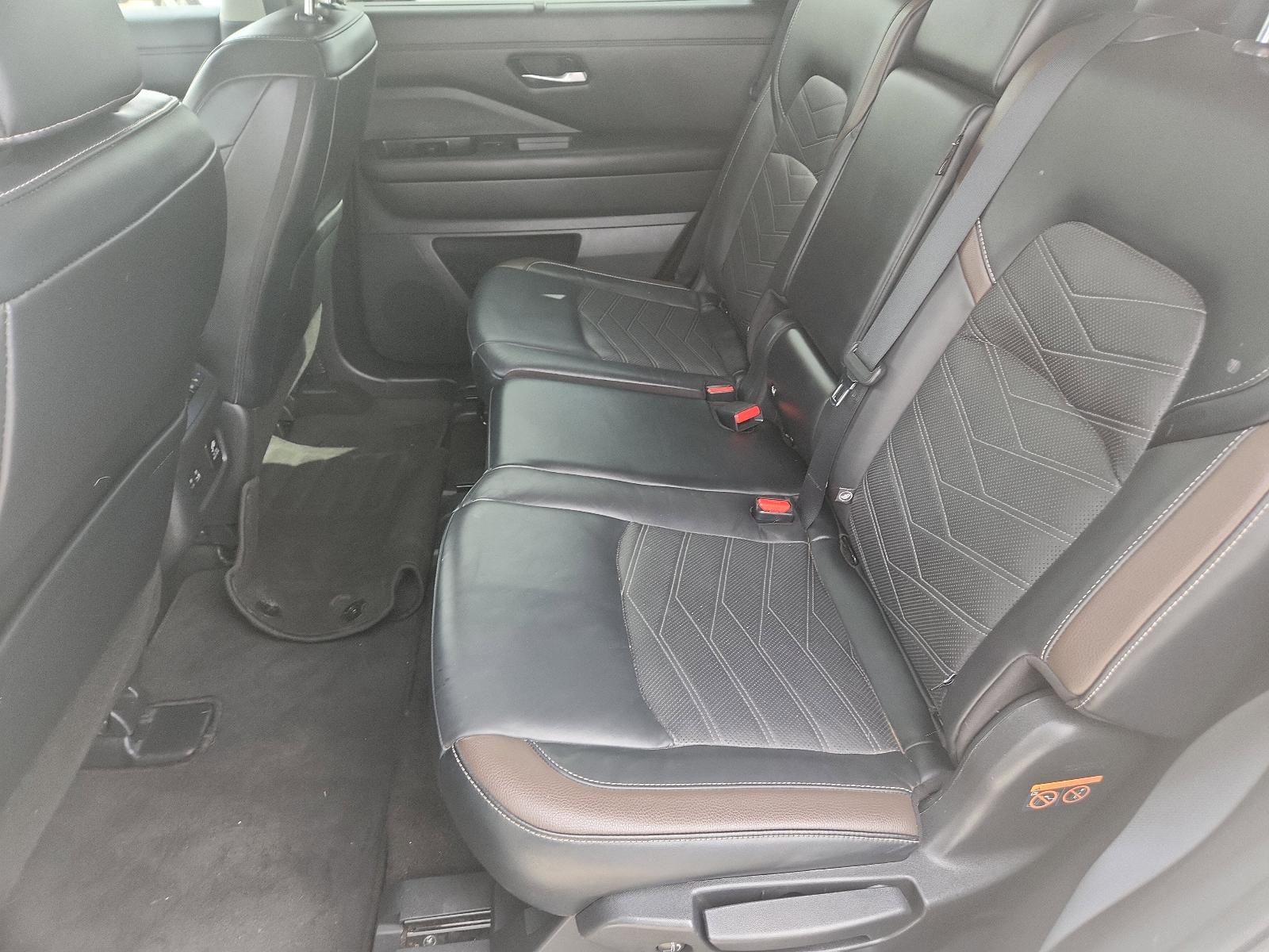 2023 Nissan Pathfinder Vehicle Photo in Albuquerque, NM 87110
