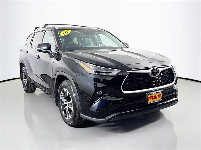 2022 Toyota Highlander Vehicle Photo in Puyallup, WA 98371