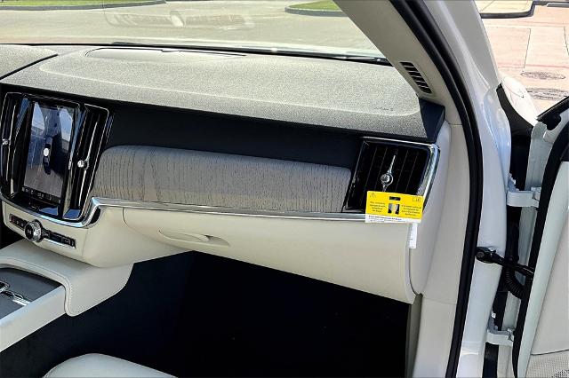 2025 Volvo V90 Cross Country Vehicle Photo in Houston, TX 77007