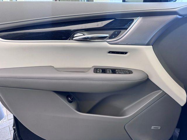 2025 Cadillac XT6 Vehicle Photo in DELRAY BEACH, FL 33483-3294