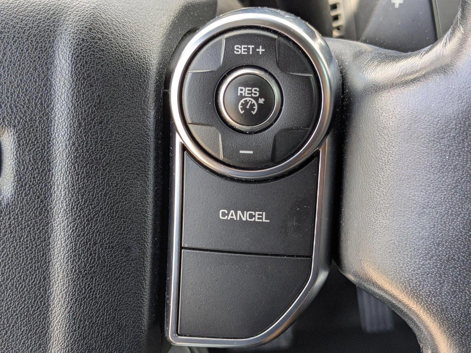 2018 Land Rover Discovery Vehicle Photo in Miami, FL 33169