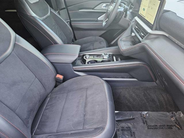 2025 Ford Explorer Vehicle Photo in FORT WORTH, TX 76132