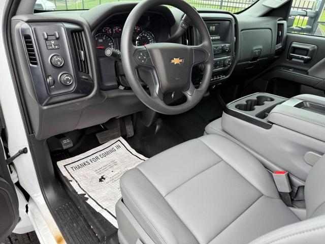 2024 Chevrolet Silverado 5500 HD Vehicle Photo in COLUMBIA, MO 65203-3903