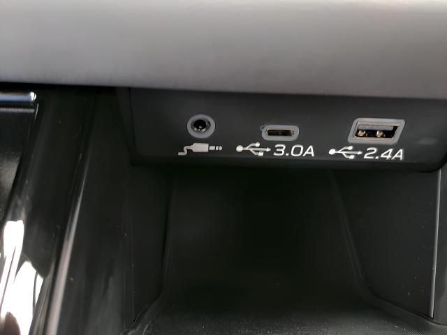 2025 Subaru Outback Vehicle Photo in Green Bay, WI 54304