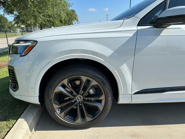 2025 Audi Q7 Vehicle Photo in HOUSTON, TX 77090