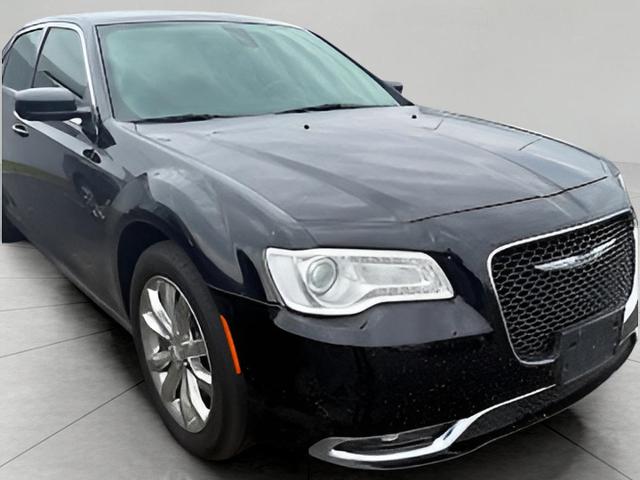 2020 Chrysler 300 Vehicle Photo in Neenah, WI 54956