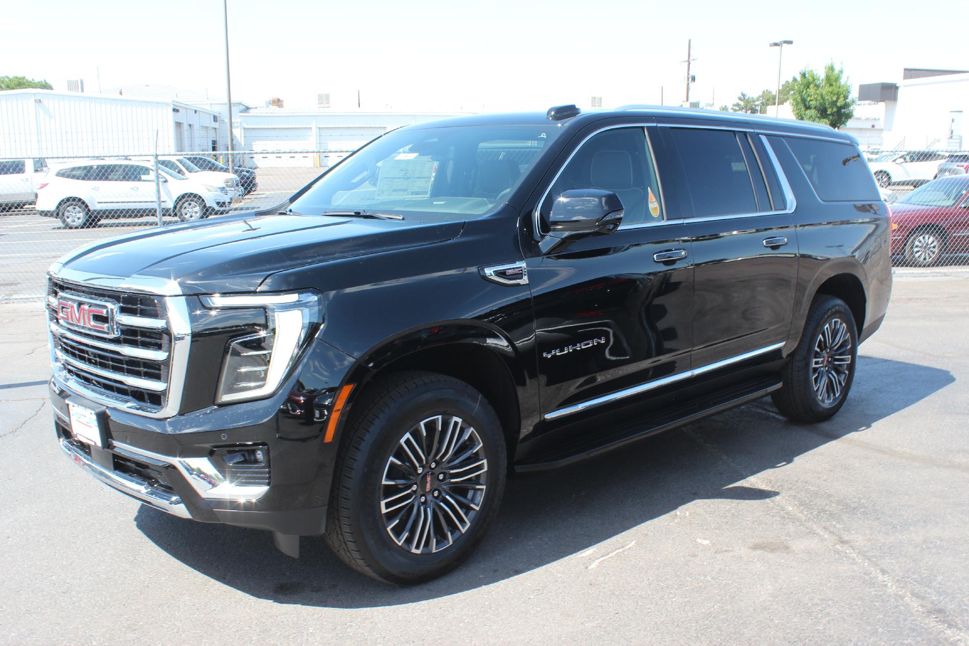 2025 GMC Yukon XL Vehicle Photo in AURORA, CO 80012-4011