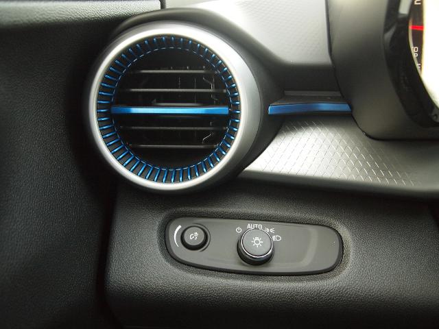 2025 Chevrolet Trax Vehicle Photo in MADISON, IN 47250-1611