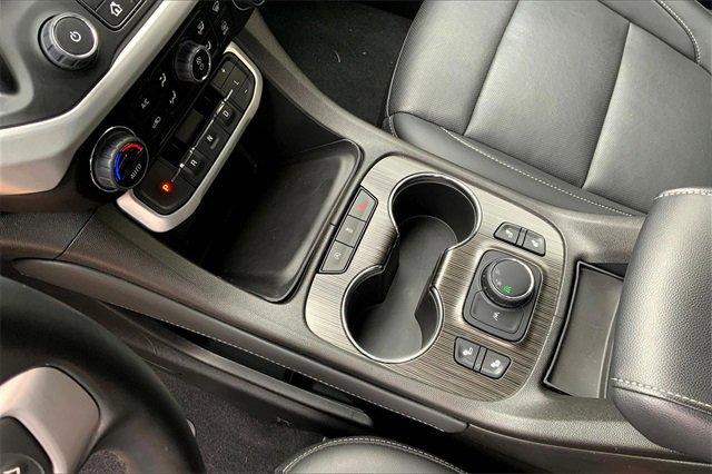 2023 GMC Acadia Vehicle Photo in TOPEKA, KS 66609-0000