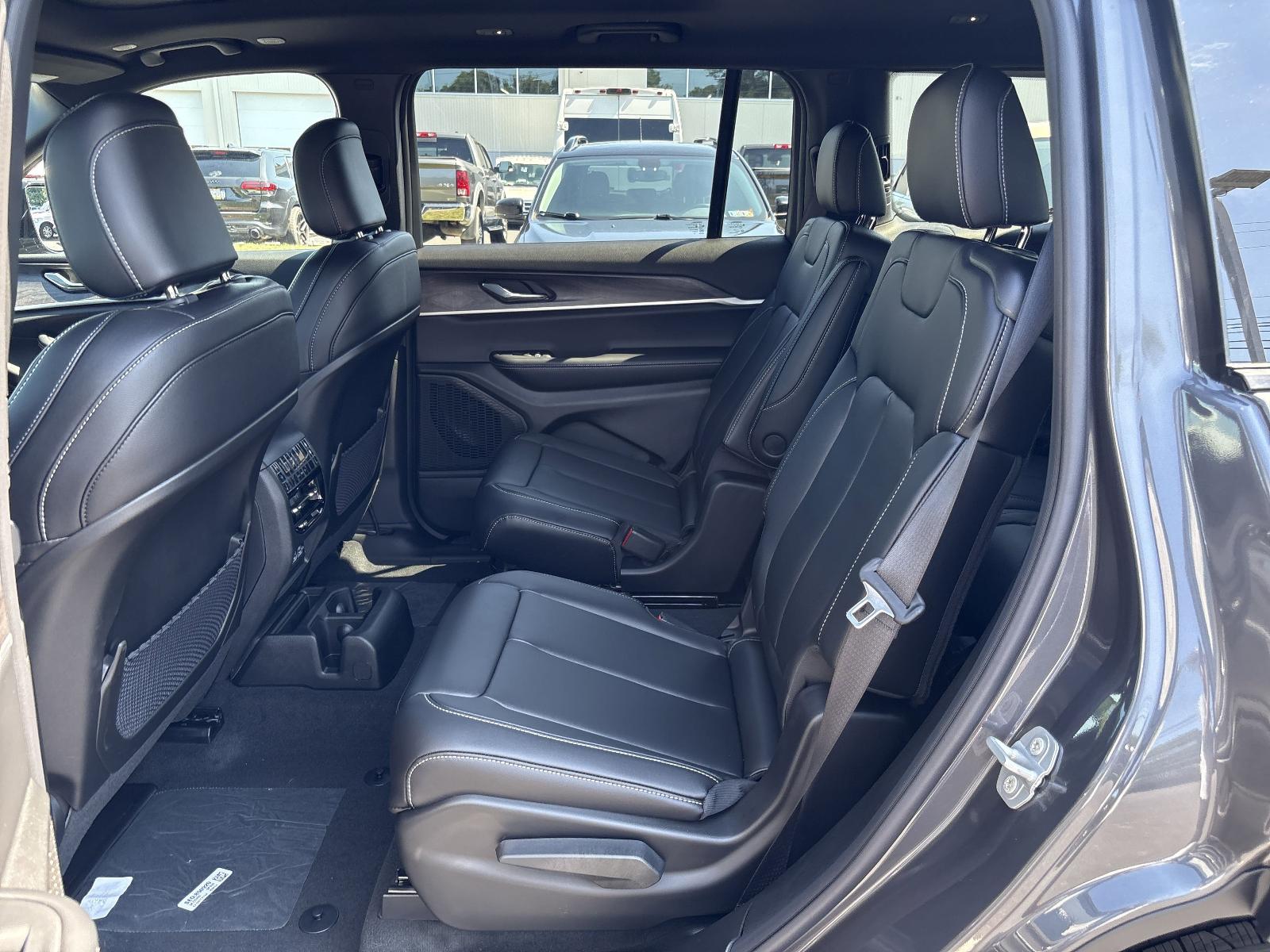 2025 Jeep Grand Cherokee L Vehicle Photo in Mechanicsburg, PA 17050-1707
