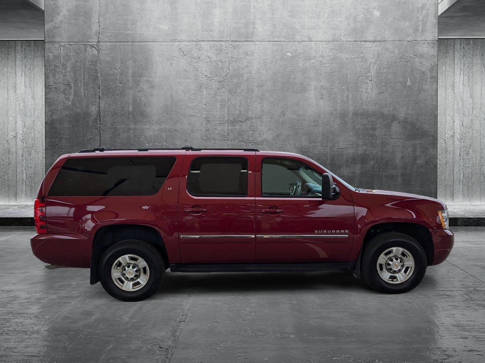 2011 Chevrolet Suburban Vehicle Photo in LONE TREE, CO 80124-2750