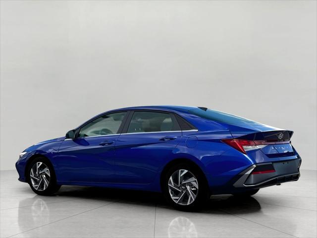 2025 Hyundai ELANTRA Vehicle Photo in Green Bay, WI 54304