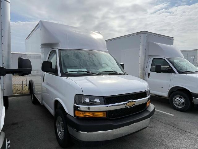 2025 Chevrolet Express Cutaway 3500 Vehicle Photo in ALCOA, TN 37701-3235