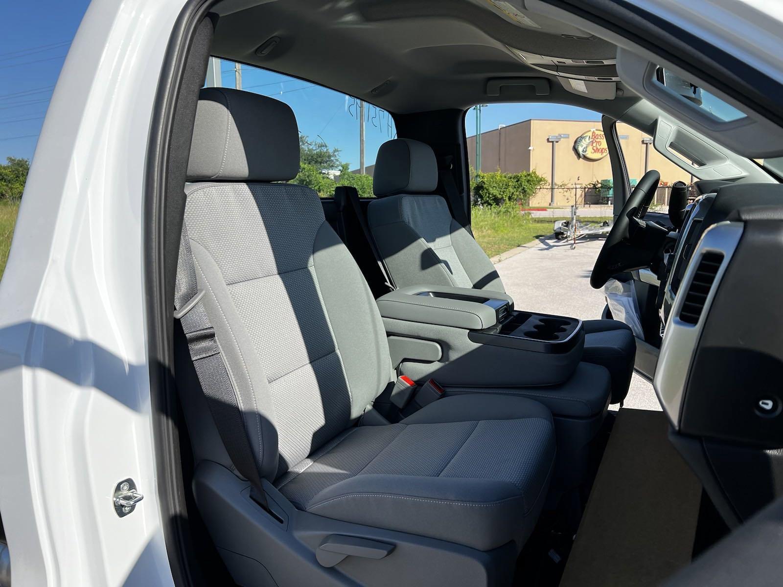 2024 Chevrolet Silverado 6500 HD Vehicle Photo in GEORGETOWN, TX 78626-7508