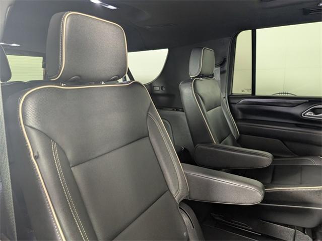 2023 GMC Yukon XL Vehicle Photo in ENGLEWOOD, CO 80113-6708